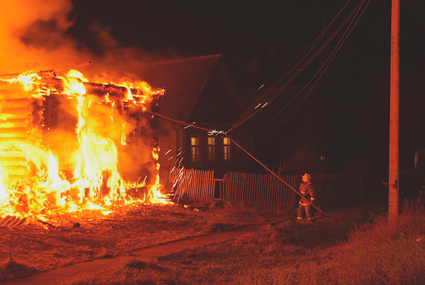 По вине МОЭСК сгорел дом в Подмосковье